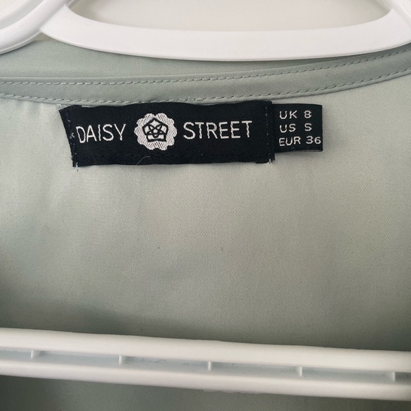 Daisy Street size small green puff sleeve green blouse - Picture 6 of 6